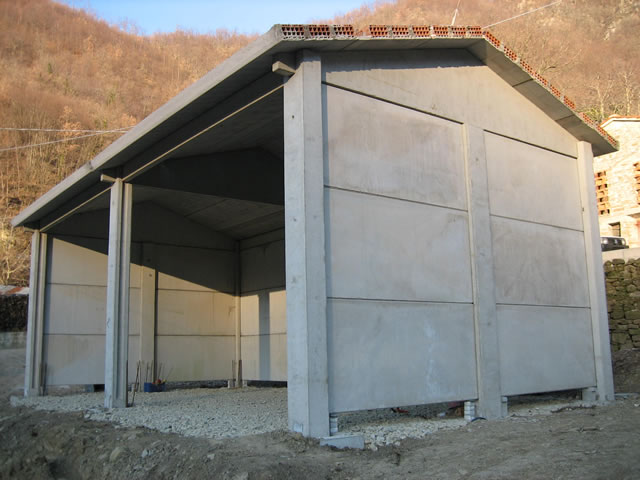 Realizzazione di un prefabbricato agricolo in cemento armato a san ... Prefabbricati cemento armato